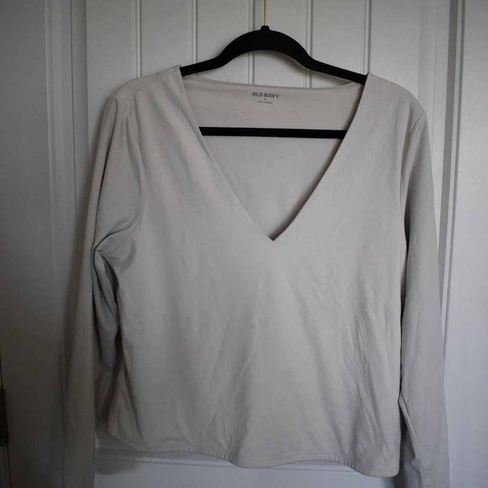 🤍 Old Navy White Long Sleeve Top 🤍